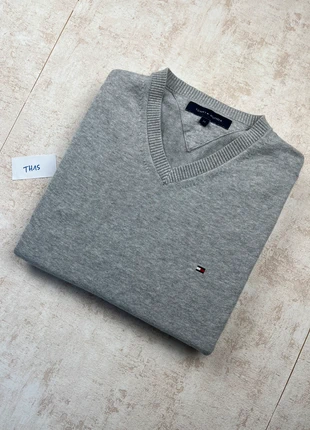 Pull Tommy Hilfiger col V uni - taille M - gris - logo brodé, marca: Tommy Hilfiger, estado: Muy bueno, tamaño: M, 30,00 €, 32,20 € Protección al comprador Pro incluida