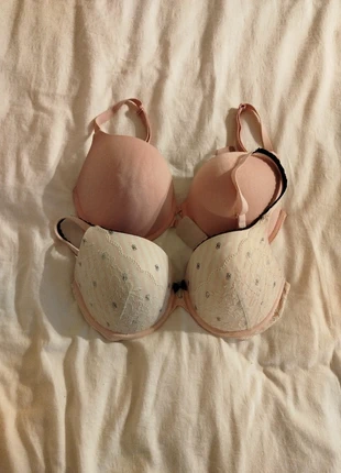 Lot soutien gorge victoria secret, brand: Victoria's Secret, condition: Very good, size: 75E, €30.00, €32.20 includes Buyer Protection