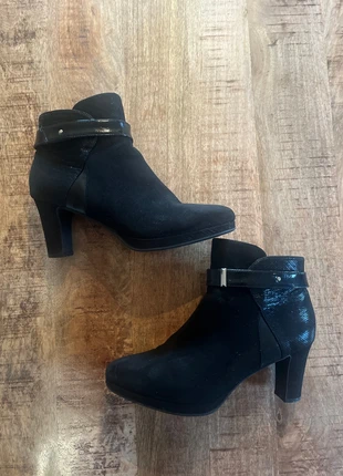 Zwarte suède lage laarzen mt 40, merk: Trend One, staat: Heel goed, maat: 40, € 4,95, € 5,90 inclusief Kopersbescherming