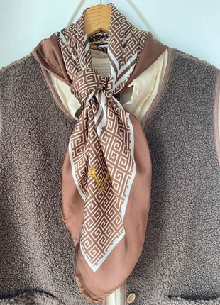 Foulard chic classique intemporel, état: Très bon état, 9,50 €, 10,68 € Protection acheteurs incluse