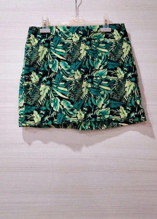 H&M divided: gonna verde con fantasia foglie 💚, marca: H&M Divided, estado: Novo sem etiquetas, tamanho: M / 38 / 10, €6.00, €7.00 inclui Proteção do Comprador