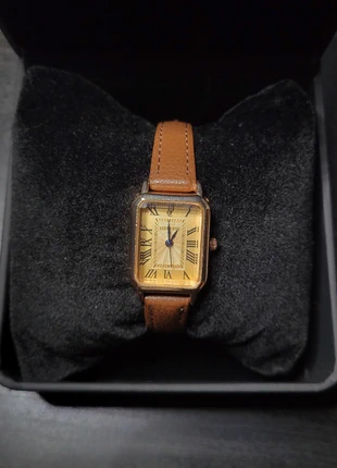 Montre vintage en cuir, brand: Quartz, condizioni: Ottime, taglia: Taglia unica, €15.00, €16.45 include la Protezione acquisti