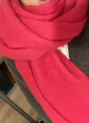 écharpe rose oversize, marque: Galeries Lafayette, état: Très bon état, 8,00 €, 9,10 € Protection acheteurs incluse