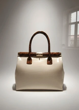 Borsa a Mano Classica in vera pelle, brand: no brand, condizioni: Nuovo con cartellino, €75.00, €79.45 include la Protezione acquisti