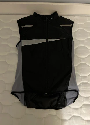 Gilet coupe vent sans manches, brand: Decathlon, condizioni: Ottime, €5.00, €5.95 include la Protezione acquisti