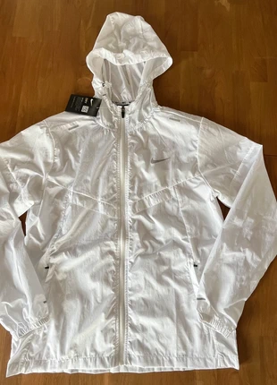 Coupe vent Nike, marque: Nike, état: Neuf avec étiquette, taille: S, 45,00 €, 47,95 € Protection acheteurs incluse