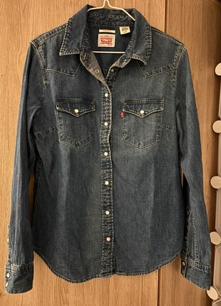 Chemise Levis, brand: Levi Strauss & Co., condizioni: Ottime, taglia: S / IT 40 / EU 36, €15.00, €16.45 include la Protezione acquisti