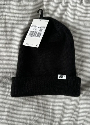 Bonnet nike noir, marke: Nike, zustand: Neu, mit Etikett, größe: Einheitsgröße, 11,99 €, 13,29 € inklusive Vinted-Käuferschutz