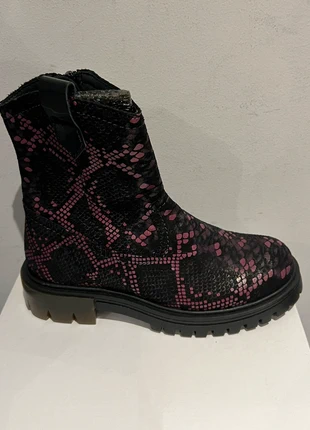 Te leuke piedro laarsjes 31, merk: Piedro, staat: Nieuw zonder prijskaartje, maat: 31, € 32,50, € 34,83 inclusief Kopersbescherming Pro