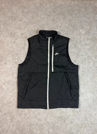Nike Therma-FIT Bodywarmer L (Black), merk: Nike, staat: Heel goed, € 15,00, € 16,45 inclusief Kopersbescherming Pro