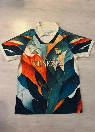 Venezia FC shirt Kappa – artistiek design – uniek – maat M, merk: Kappa, staat: Heel goed, maat: M, € 15,00, € 16,45 inclusief Kopersbescherming