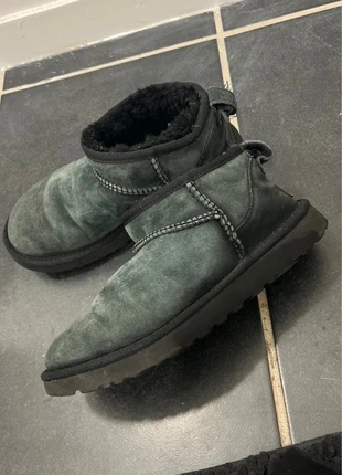 Ugg 38, marque: UGG, état: Bon état, taille: 38, 10,00 €, 11,20 € Protection acheteurs incluse