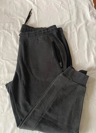 Jogging homme gris – Taille XXL – Bon état, marque: Vintage Boutique, état: Très bon état, taille: XXL, 6,00 €, 7,00 € Protection acheteurs incluse