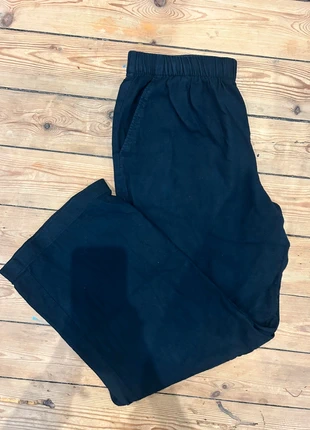 🩵 Pantalon bleu marine UNIQLO, marque: Uniqlo, état: Très bon état, taille: M / 38 / 10, 7,00 €, 8,05 € Protection acheteurs incluse