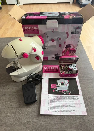 Machine à coudre enfant Fashion Passion complète avec boîte, brand: Klein, condizioni: Ottime, €10.00, €11.20 include la Protezione acquisti