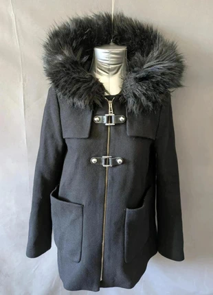 Manteau Zara Woman noir en laine avec capuche et fausse fourrure – Taille S, brand: Zara, condizioni: Ottime, taglia: S / IT 40 / EU 36, €26.00, €28.00 include la Protezione acquisti Pro