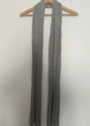 Écharpe tricotée main grise, marque: pas de marque, état: Très bon état, 2,50 €, 3,33 € Protection acheteurs incluse