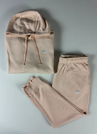 Ensemble Nike Club Fleece Brodé, marca: Nike, estado: Muito bom, tamanho: M, €64.50, €68.43 inclui Proteção do Comprador