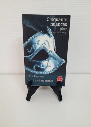 Livre Cinquante nuances plus Sombres - EL James - Livre de poche - Neuf sans Etiquette, condition: New without tags, €2.00, €2.80 includes Buyer Protection