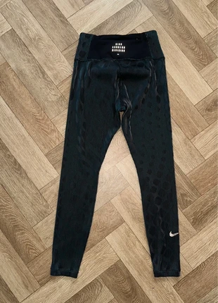 Legging Nike running division bleu et noir - Taille S, marque: Nike, état: Très bon état, taille: S / 36 / 8, 25,00 €, 26,95 € Protection acheteurs incluse