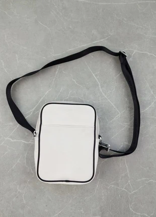 Sacoche bandoulière Lacoste beige/blanc - design sport chic, merk: Lacoste, staat: Heel goed, € 33,00, € 35,35 inclusief Kopersbescherming