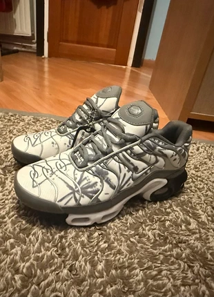 Nike TN Air Gris Blanc Taille 42 Neuf, Modèle Streetwear Iconique, brand: Nike, condition: New without tags, size: 41, €55.00, €58.45 includes Buyer Protection