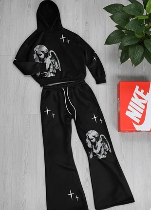 Ensemble noir avec motif style y2k, brand: y2k, condizioni: Nuovo senza cartellino, taglia: M, €59.99, €63.69 include la Protezione acquisti