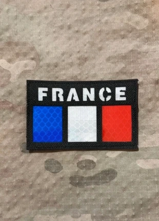 Patch drapeau France noir haute visibilité, marque: Armée de Terre, état: Très bon état, taille: Taille unique, 8,00 €, 9,10 € Protection acheteurs incluse