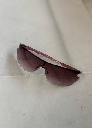 Sunglasses 2000s Y2k Archive Sun, marque: Vintage Dressing, état: Très bon état, 9,00 €, 10,15 € Protection acheteurs incluse