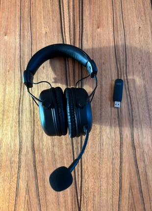 Hyper x over ear headset met usb (A) dongle, merk: HyperX, staat: Heel goed, € 30,00, € 32,20 inclusief Kopersbescherming