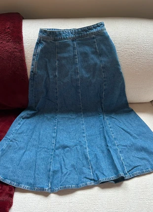 Jupe en jean, marke: H&M Edition, zustand: Neu, größe: XS / 34 / 6, 10,00 €, 11,20 € inklusive Vinted-Käuferschutz