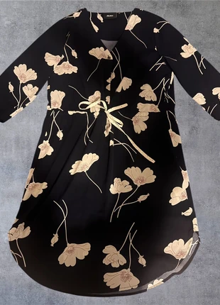Robe noire fleurie Object – Taille 36 – Élégante, fluide et féminine, brand: Object, condition: Very good, size: S / 36 / 8, €5.00, €5.95 includes Buyer Protection
