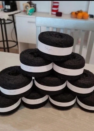 10 gomitoli di filato bouclé sottile, brand: Bouclé, condizioni: Buone, €6.00, €7.00 include la Protezione acquisti