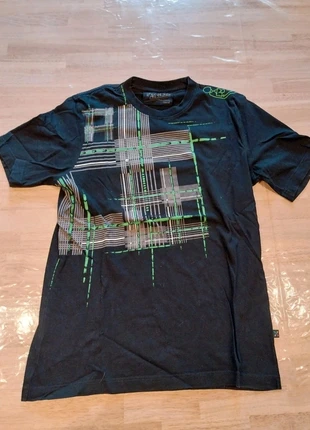 T-shirt oxbow, merk: Oxbow, staat: Heel goed, maat: M, € 1,00, € 1,75 inclusief Kopersbescherming