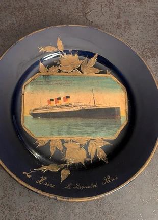Assiette souvenir paquebot Paris. Années 30., marque: Choisy le Roi, état: Très bon état, 150,00 €, 158,20 € Protection acheteurs incluse
