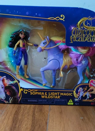 Unicorn academy - l'école des licornes, marque: l ecole des licornes, état: Neuf avec étiquette, taille: 4 ans / 104 cm, 15,00 €, 16,45 € Protection acheteurs incluse