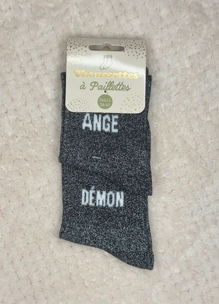 Chaussettes a paillettes ange demon gris taille 36-42 femme humour, marke: chaussettes à paillettes, zustand: Neu, mit Etikett, größe: Einheitsgröße, 5,00 €, 5,95 € beinhaltet Vinted-Käuferschutz Pro