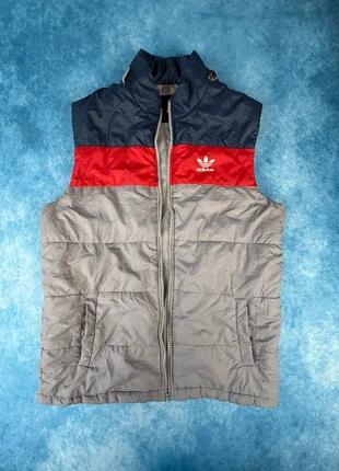 adidas doudoune sans manches grise bleue rouge logo blanc vintage sport légère homme taille XL “672”, marke: adidas, zustand: Zufriedenstellend, größe: XL, 9,00 €, 10,15 € beinhaltet Vinted-Käuferschutz Pro