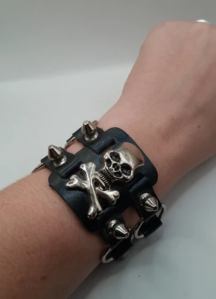 Amazing Leather Skull Stud Bracelet - 061Z, merk: Punk, staat: Nieuw zonder prijskaartje, € 12,95, € 14,30 inclusief Kopersbescherming