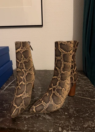 Bottines IRO motif python, marke: IRO, zustand: Sehr gut, größe: 39, 63,00 €, 66,85 € inklusive Vinted-Käuferschutz