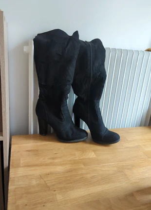 Belle bottes noires effet daim, marque: sans marque, état: Très bon état, taille: 38, 5,00 €, 5,95 € Protection acheteurs incluse