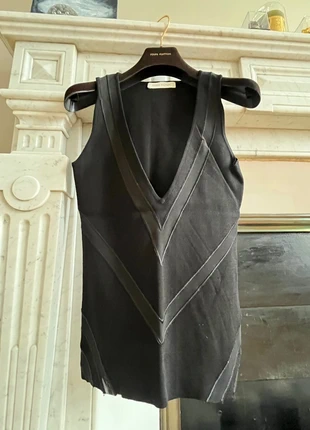 Magnifique débardeur NEUF noir Pierre Balmain T36, marque: Pierre Balmain, état: Neuf avec étiquette, taille: S / 36 / 8, 29,00 €, 31,15 € Protection acheteurs incluse