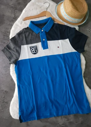 PoloShirt Tommy Hilfiger Maat 16/176, merk: Tommy Hilfiger, staat: Heel goed, maat: 16 jaar / 176 cm, € 10,00, € 11,20 inclusief Kopersbescherming Pro