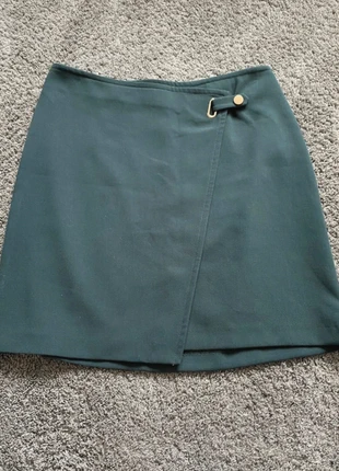 Women’s high waisted dark green mini skirt with gold buckle detail BNWT size 10, brand: New Look, condition: New with tags, size: S / UK 8-10, £6.00, £7.00 includes Buyer Protection