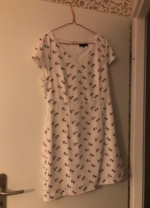 Robe midi légère Blanche avec motif fleuri Attentif, brand: attentif, condizioni: Ottime, taglia: L / IT 44 / EU 40, €10.00, €11.20 include la Protezione acquisti