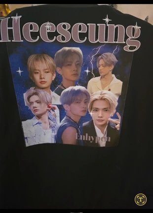 Heeseung t-shirt, merk: Enhypen, staat: Als nieuw, € 7,00, € 8,05 inclusief Kopersbescherming