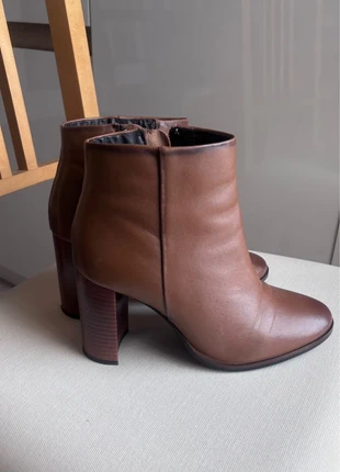 Bottines en cuir couleur camel San Marina pointure 38, marque: San Marina, état: Très bon état, taille: 38, 12,00 €, 13,30 € Protection acheteurs incluse