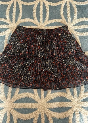 Sfera / Green Coast Floral Mini Skirt – Boho Ruffle Design, brand: Sfera, condizioni: Ottime, taglia: S / IT 40 / EU 36, €8.00, €9.10 include la Protezione acquisti