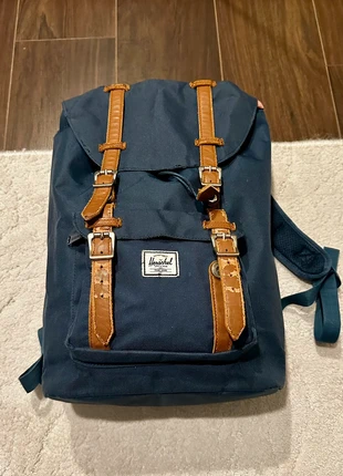 Herschel rugtas donkerblauw, merk: Herschel, staat: Goed, € 7,50, € 8,58 inclusief Kopersbescherming
