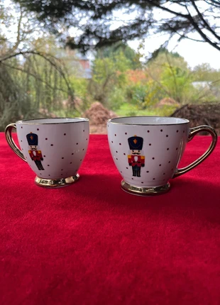 Lot de 2 tasses de Noël – Soldat Casse-Noisette – Dorures – 300 ml env., merk: cosy, staat: Heel goed, € 20,00, € 21,70 inclusief Kopersbescherming